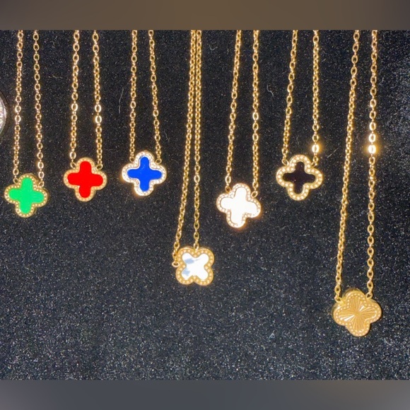 Jewelry - Elegant Gold Pendant Necklace Set - Clover (select 1)